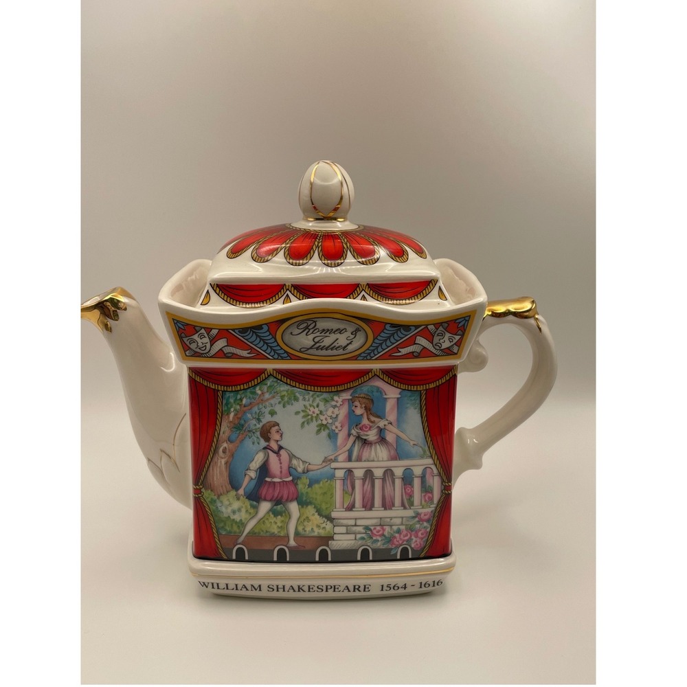 Sadler Staffordshire England Romeo and Juliet Teapot Classic Collection 4445